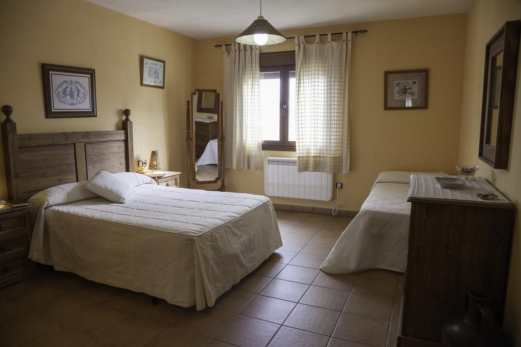 Casas Rurales Arroal Sotoserrano Phòng bức ảnh